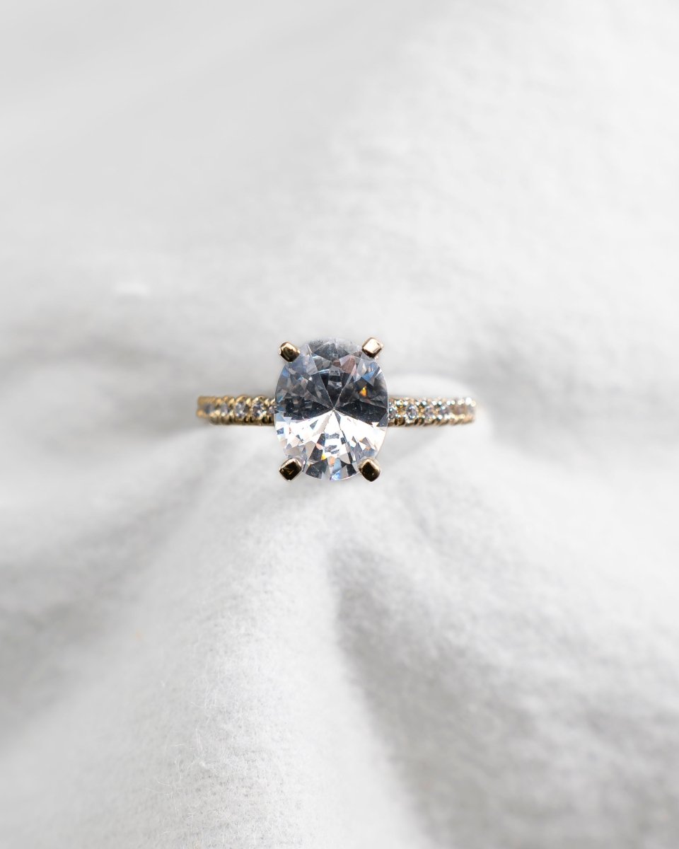 Oval Yellow Gold Lab Grown Diamond Set Shoulders - Lester & Brown