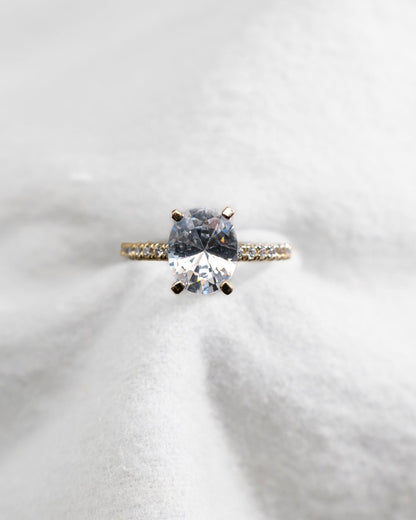 Oval Yellow Gold Lab Grown Diamond Set Shoulders - Lester & Brown