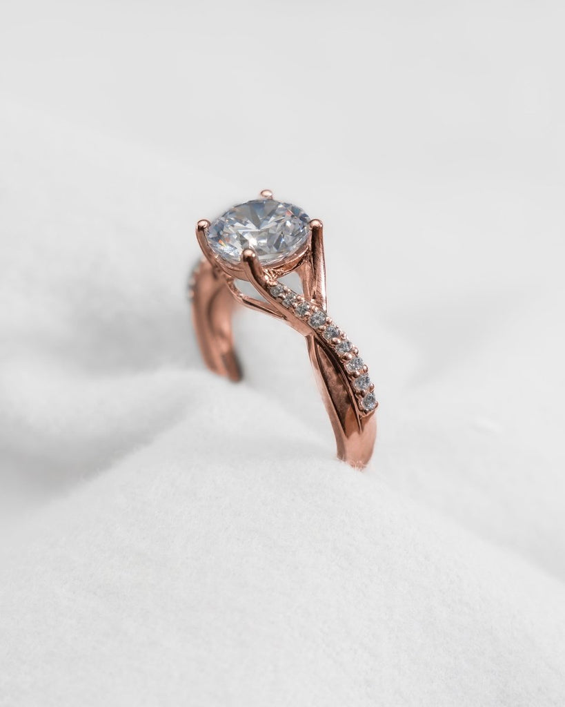 Round 18K Rose Gold Lab Grown Diamond Set Shoulders - Lester & Brown