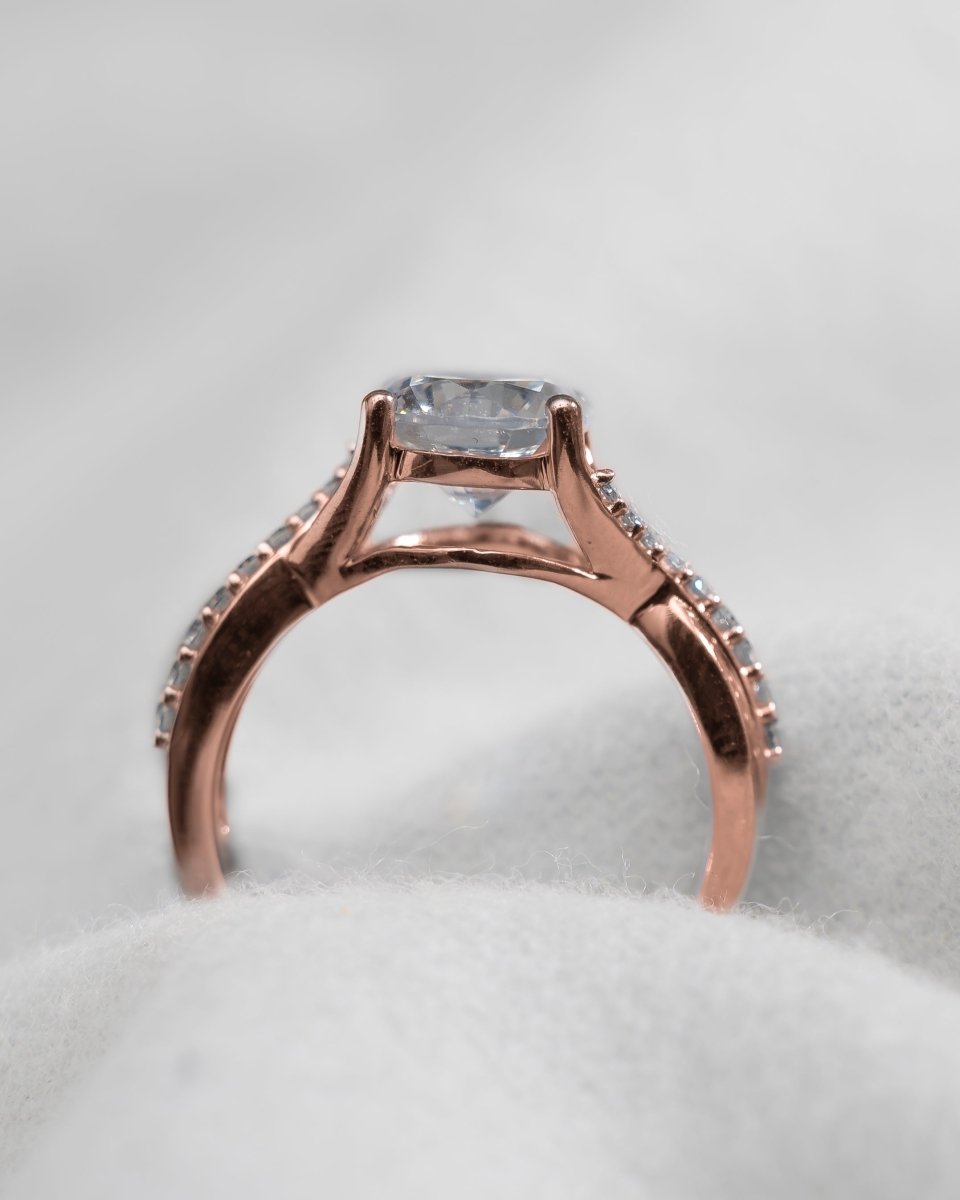 Round 18K Rose Gold Lab Grown Diamond Set Shoulders - Lester & Brown