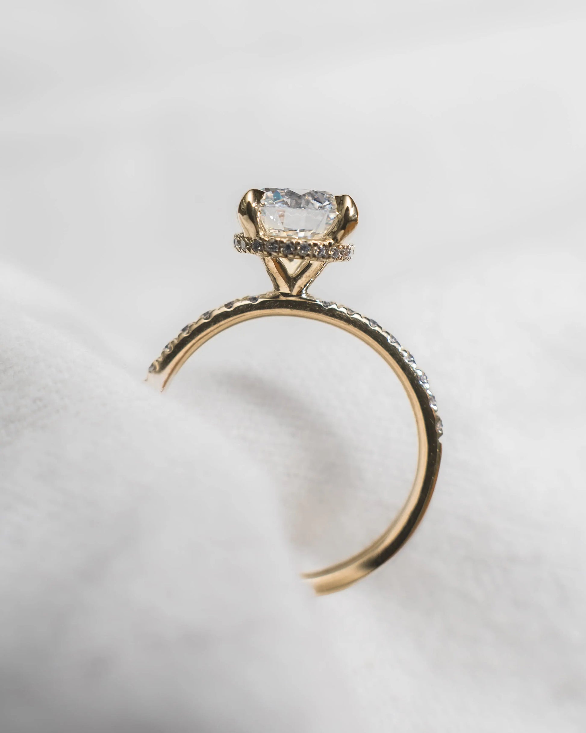 Round 18K Yellow Gold Lab Grown Diamond Set Shoulders (Hidden Halo) - Lester & Brown