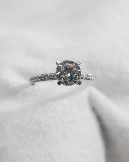 Round Platinum Lab Grown Diamond Set Shoulders - Lester & Brown