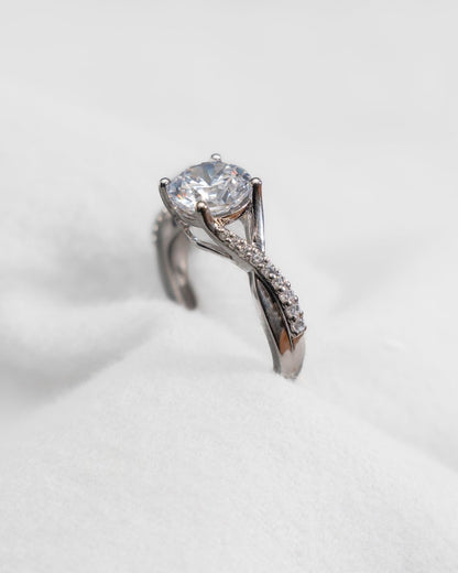Round Platinum Lab Grown Diamond Set Shoulders - Lester & Brown