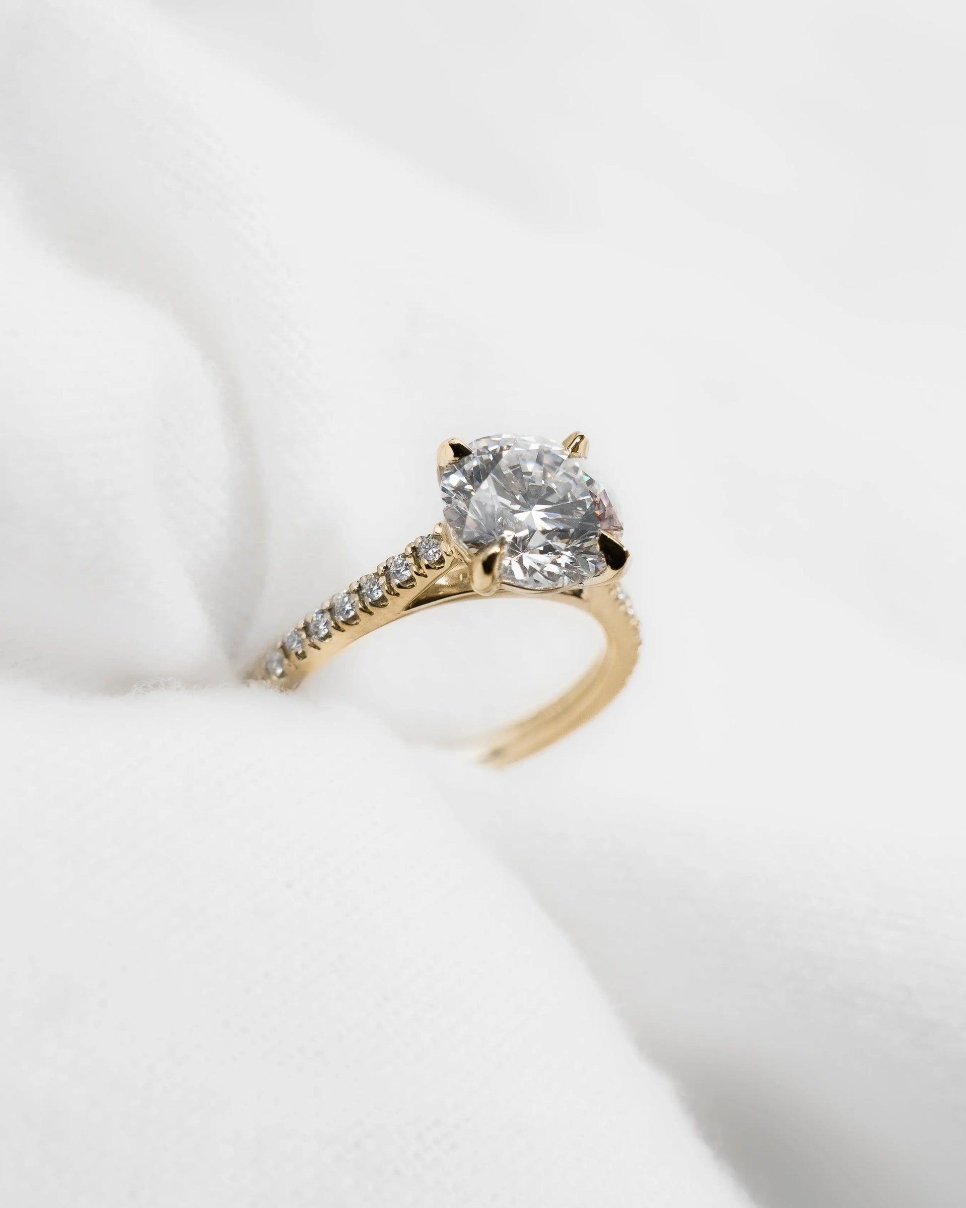 Round Yellow Gold Lab Grown Diamond Set Shoulders - Lester & Brown