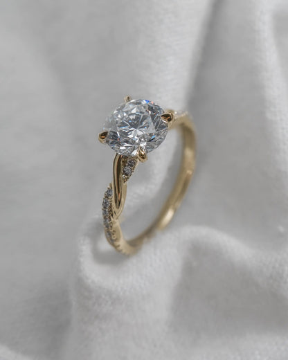 Round Yellow Gold Lab Grown Diamond Set Shoulders - Lester & Brown