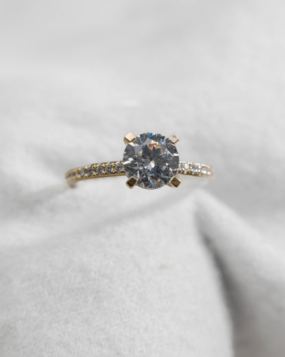 Round Yellow Gold Lab Grown Diamond Set Shoulders - Lester & Brown