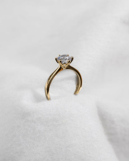 Round Yellow Gold Lab Grown Diamond Solitaire - Lester & Brown