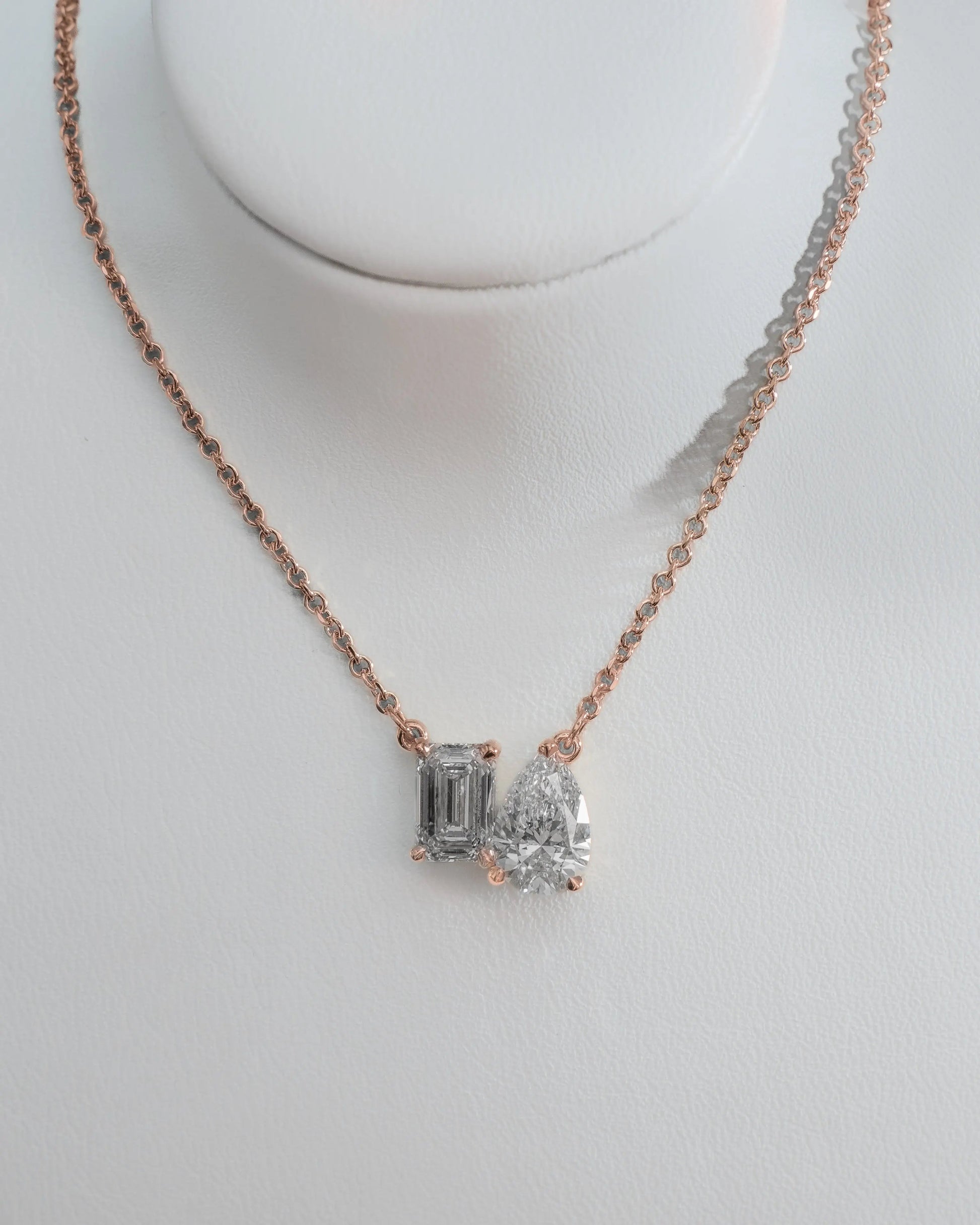 Toi Et Moi | Emerald & Pear Lab - Grown Diamond Pendant - 18k Rose Gold - Lester & Brown